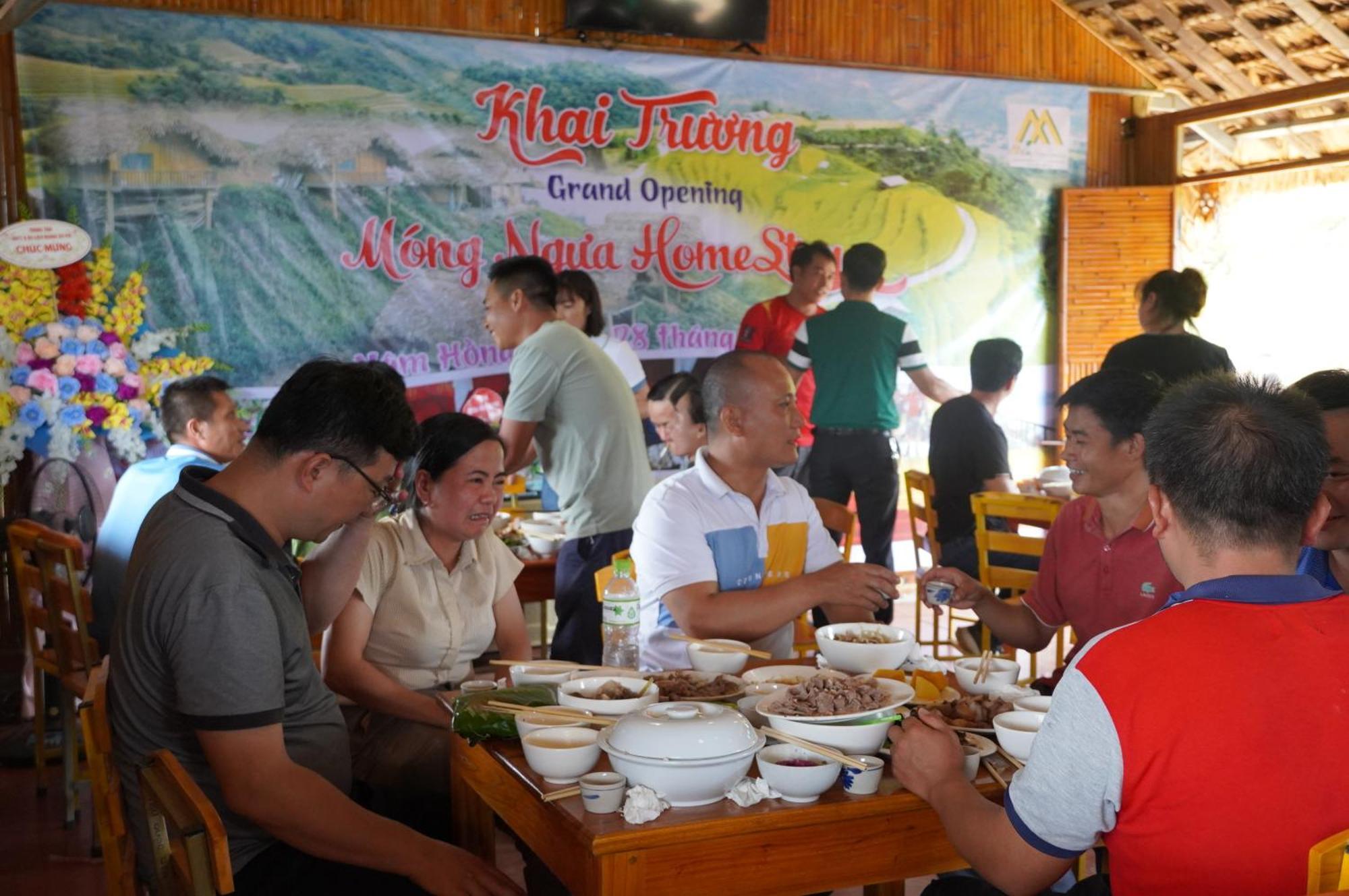 Hoang Su Phi - Mong Ngua Homestay Ha Giang Esterno foto