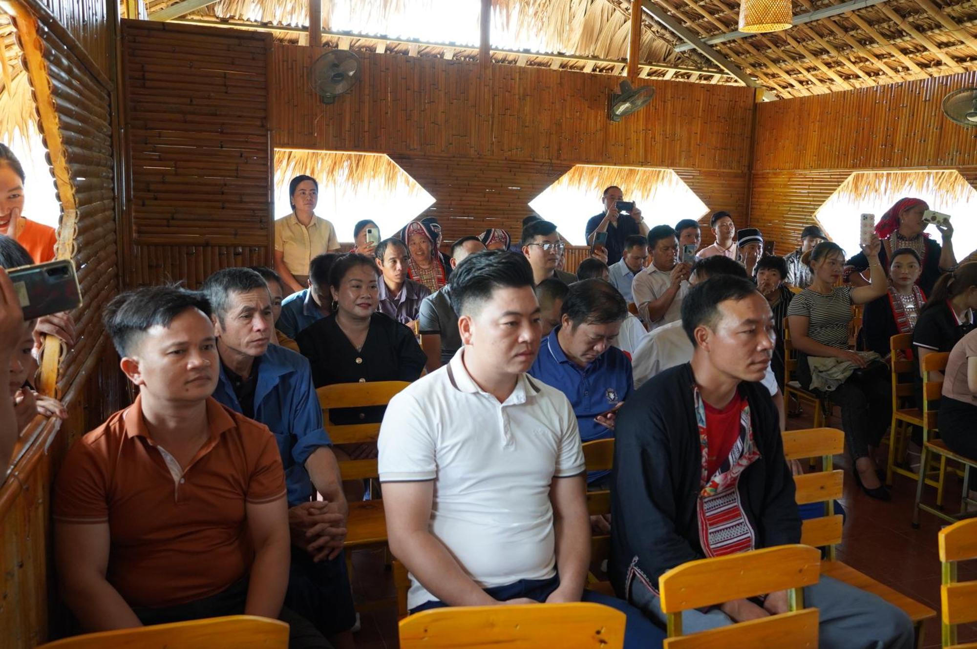 Hoang Su Phi - Mong Ngua Homestay Ha Giang Esterno foto