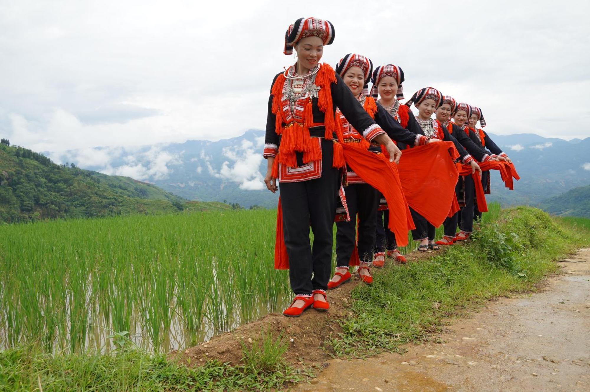Hoang Su Phi - Mong Ngua Homestay Ha Giang Esterno foto