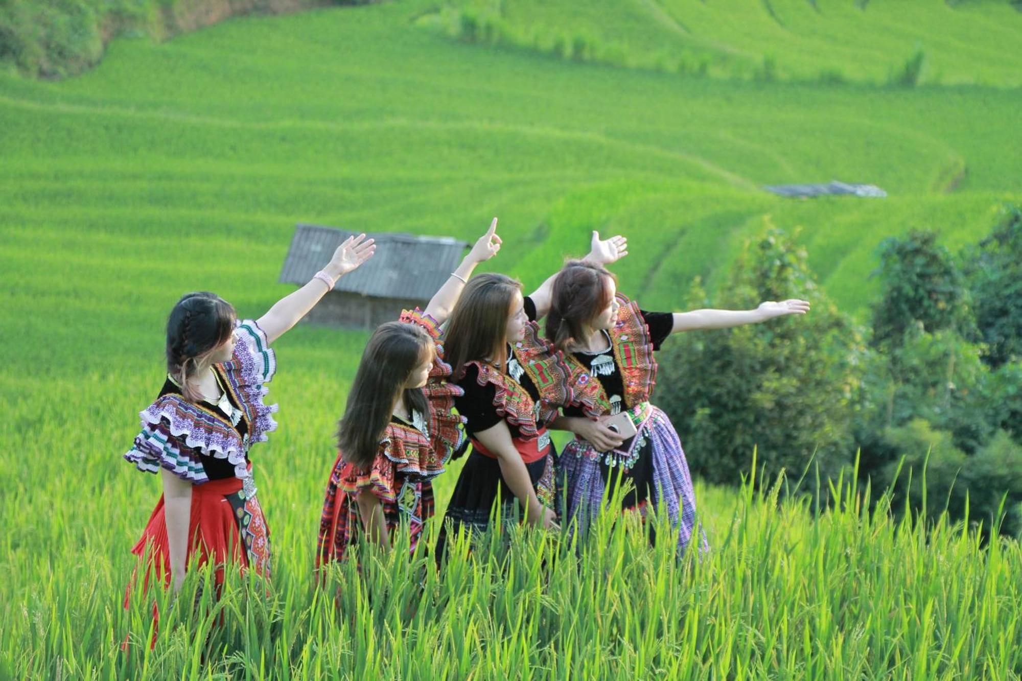 Hoang Su Phi - Mong Ngua Homestay Ha Giang Esterno foto